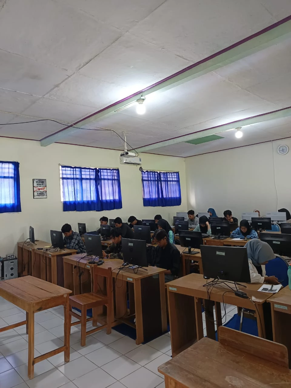 Ujian Akhir Semester STMIK PGRI Arungbinang Kebumen